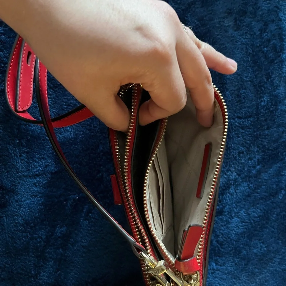 Michael Kors jet set clutch crossbody